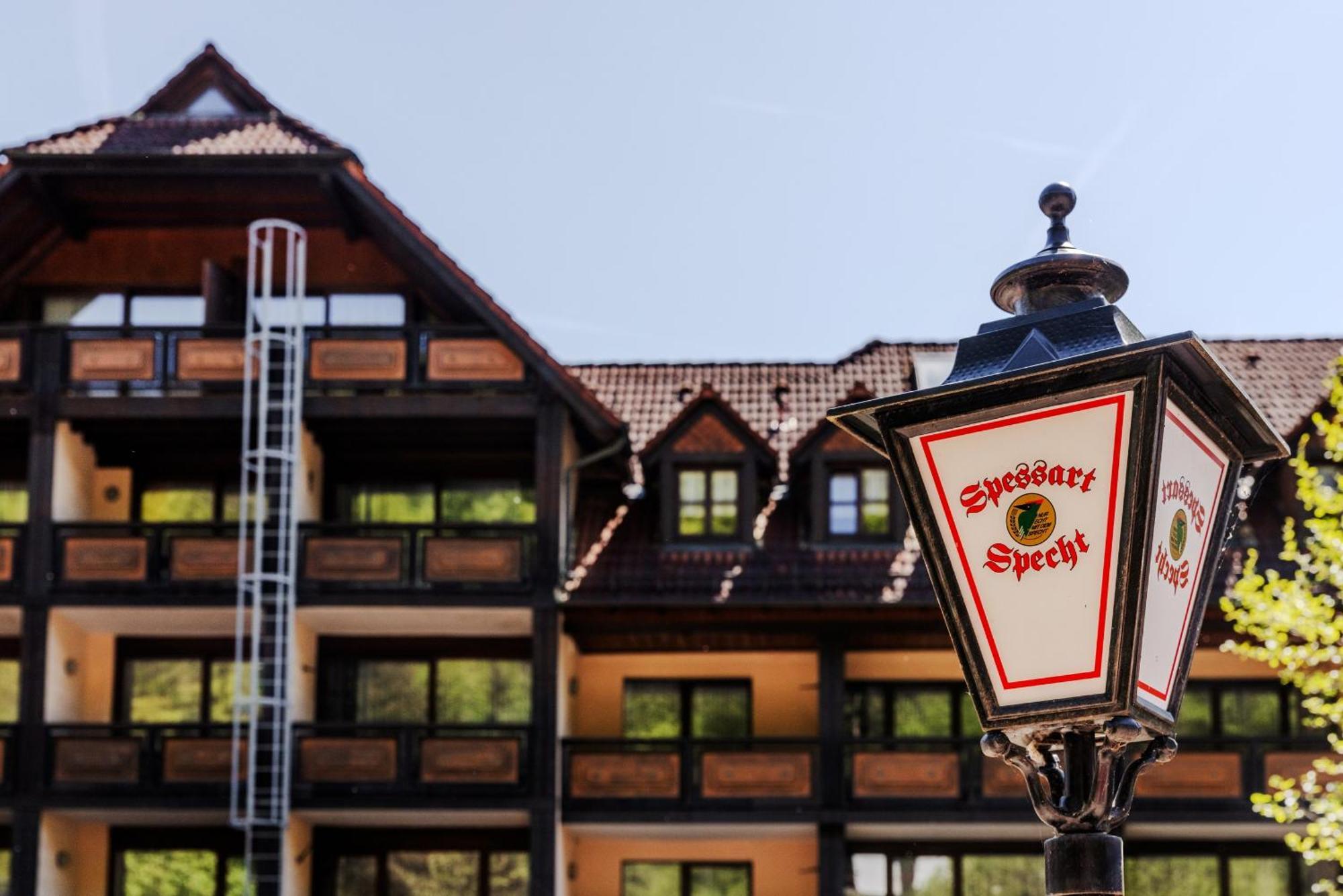 Landgasthof zur Linde Heimbuchenthal Exterior foto