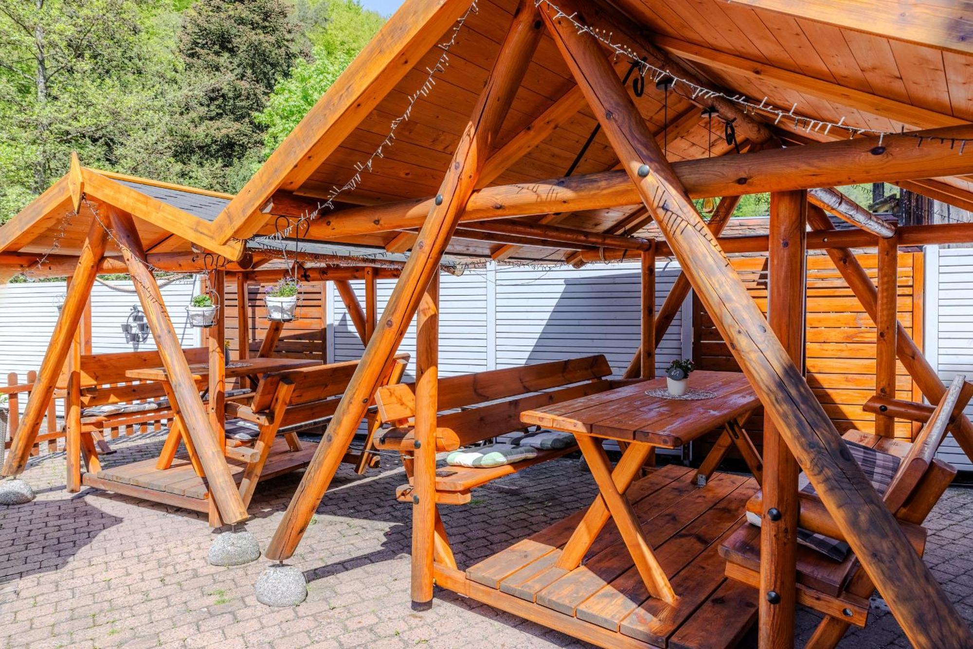 Landgasthof zur Linde Heimbuchenthal Exterior foto