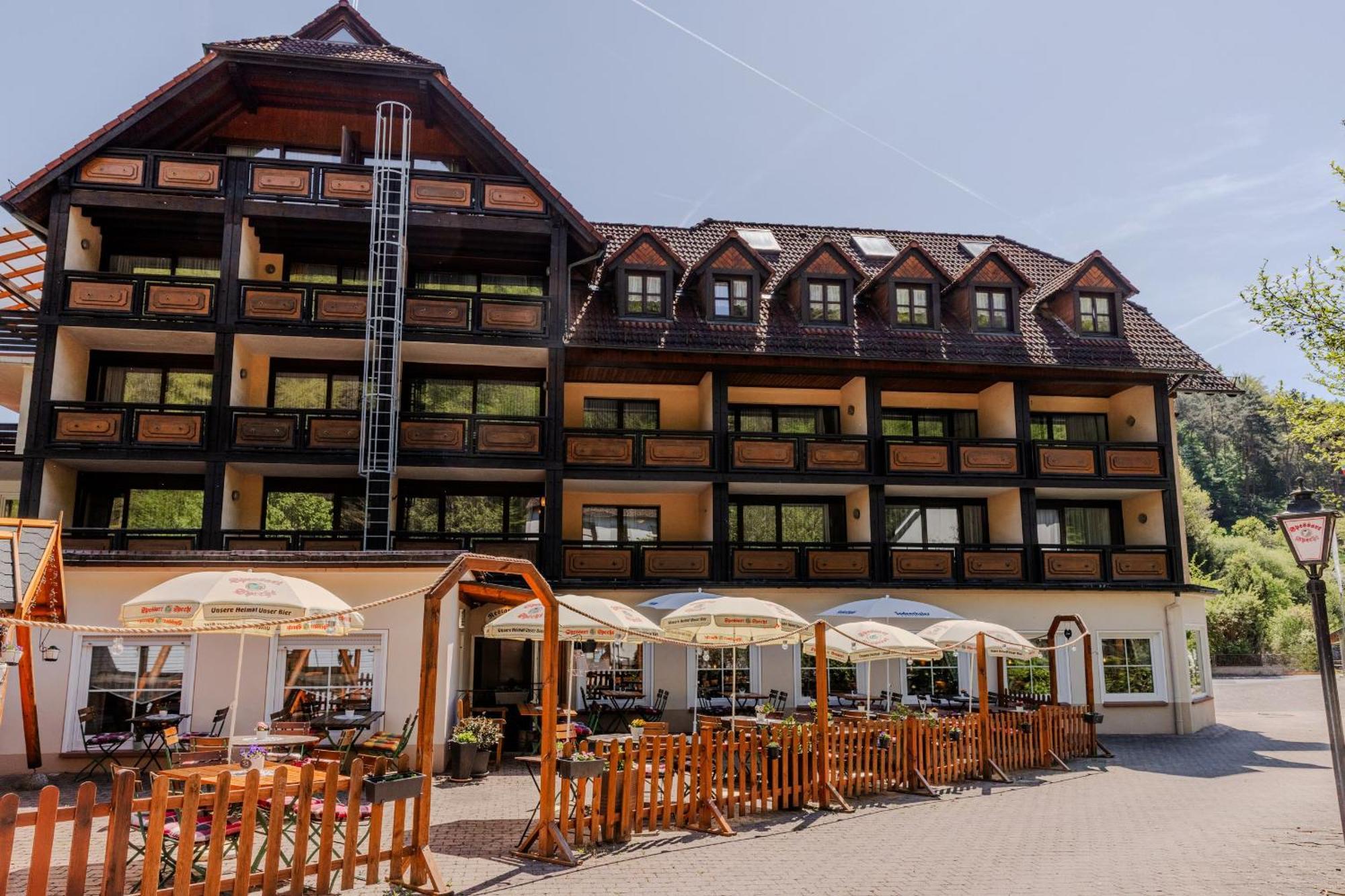 Landgasthof zur Linde Heimbuchenthal Exterior foto