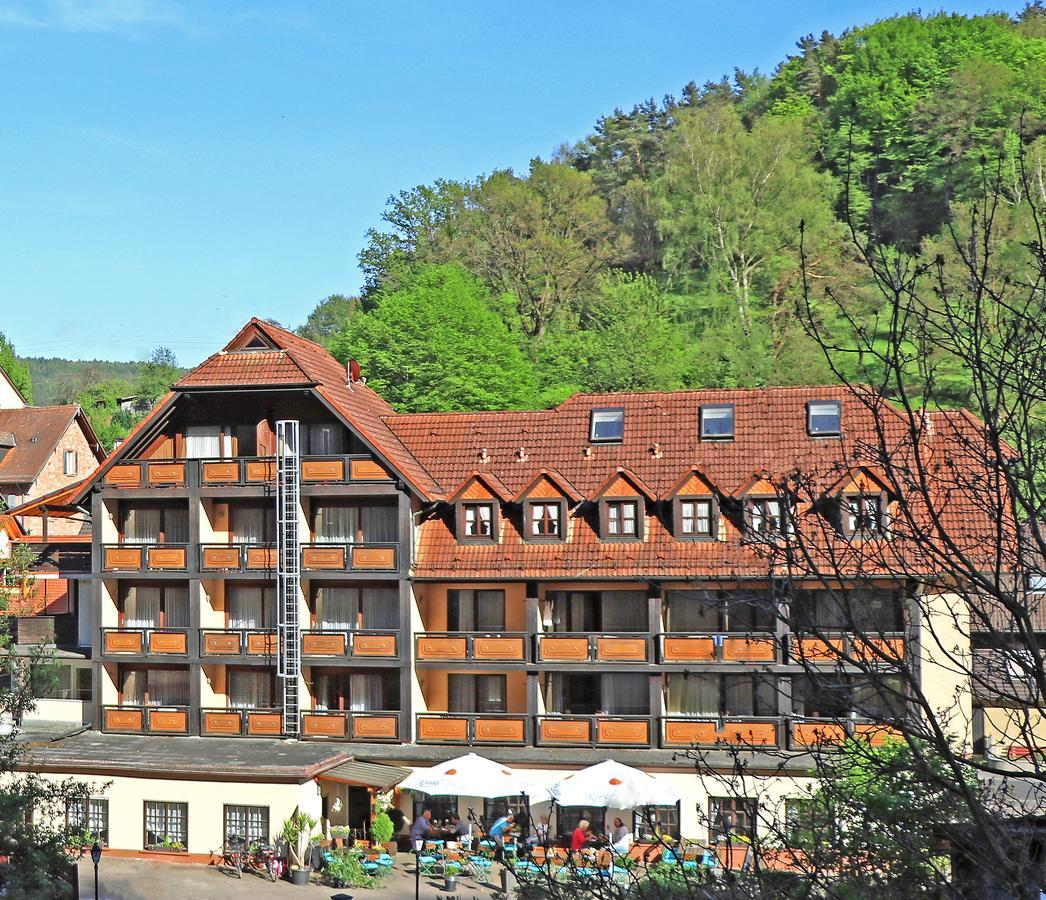 Landgasthof zur Linde Heimbuchenthal Exterior foto